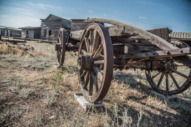 istock Antique Vintage Carriage with Wagon Wheel 904380142
