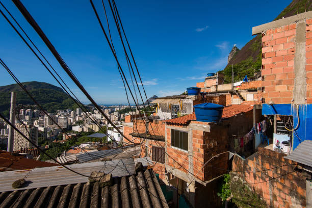 산타마르타 빈민가 리우데자네이루 - slum rio de janeiro poverty brazil 뉴스 사진 이미지