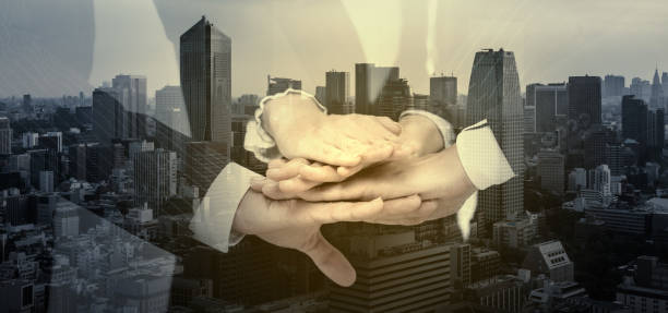 istock Teamwork of business concept. 904424356