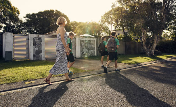 istock Mom moved here because it's a good neighborhood 904456850