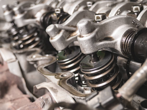 istock Close-up of opened automobile engine cylinder head 904535512