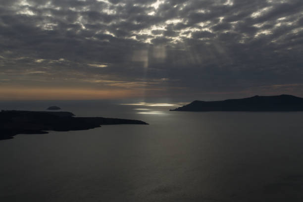 istock Lights and colors of Santorini 904558280