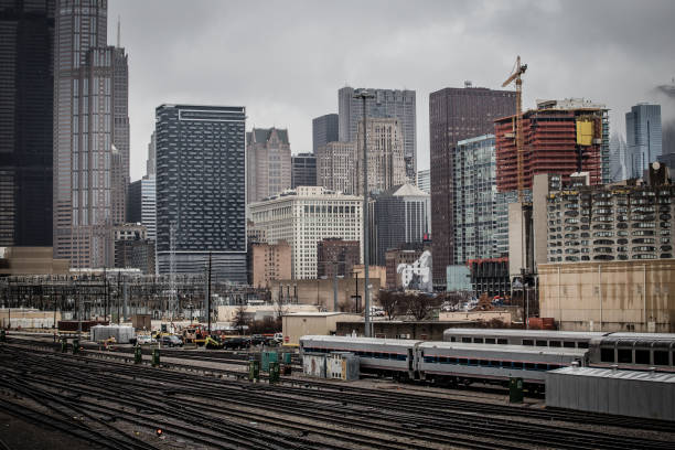 istock Building under construction in front of skyline 904575318