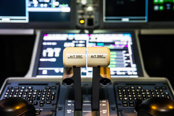 leva di spinta nella cabina di pilotaggio di un aereo di linea - cockpit airplane autopilot dashboard foto e immagini stock