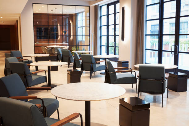 istock Empty lounge meeting area area in modern business premises 904595274