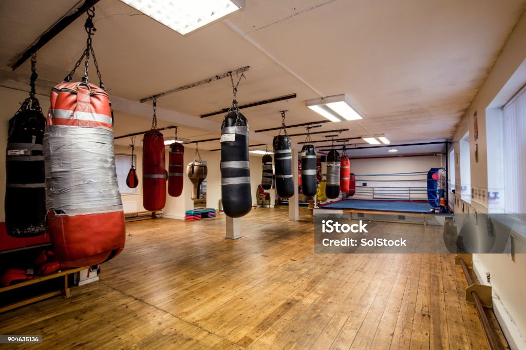 Anello da boxe e palestra fitness - Foto stock royalty-free di Pugilato - Sport