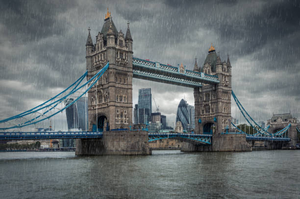 istock Tower Bridge in London on a grey, rainy day 904666004
