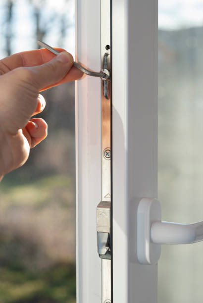 istock repair of plastic windows 904683344