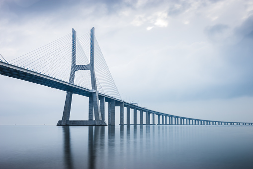 Vasco da Gama Bridge al amanecer en Lisboa, Portugal. puente más largo de de Europa photo