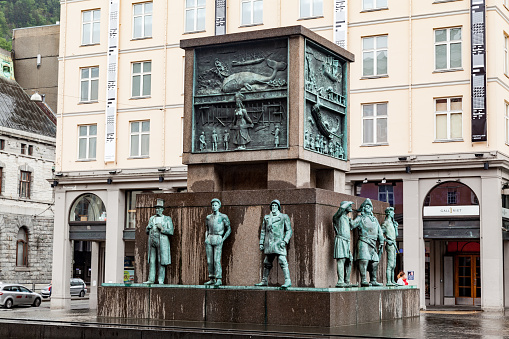 The Sailor´s Monument (Norwegian: Sjømannsmonumentet) was placed in honor of Norwegian sailors from Viking times to the 20th century. It is located in central Bergen, Norway.\n