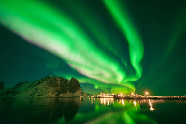 istock Colorful northern lights 904734912