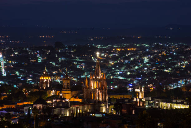 istock Temples in San Miguel de Allende, at dawn. 904797744