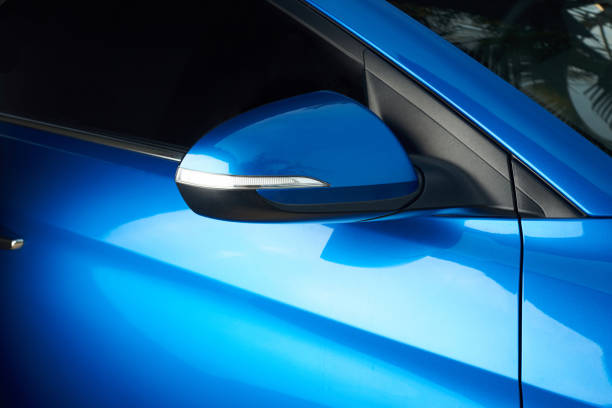 lack-auto-service reparatur - rear view mirror car mirror rear view stock-fotos und bilder