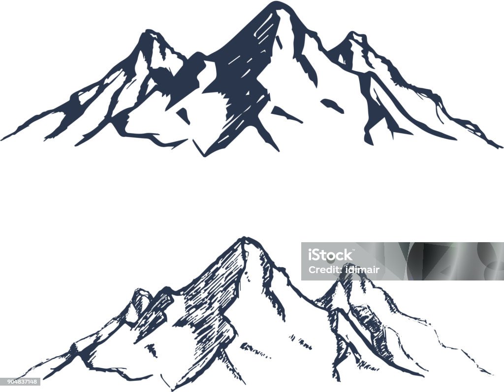 Set di montagne. Cime rocciose disegnate a mano. vettore - arte vettoriale royalty-free di Montagna