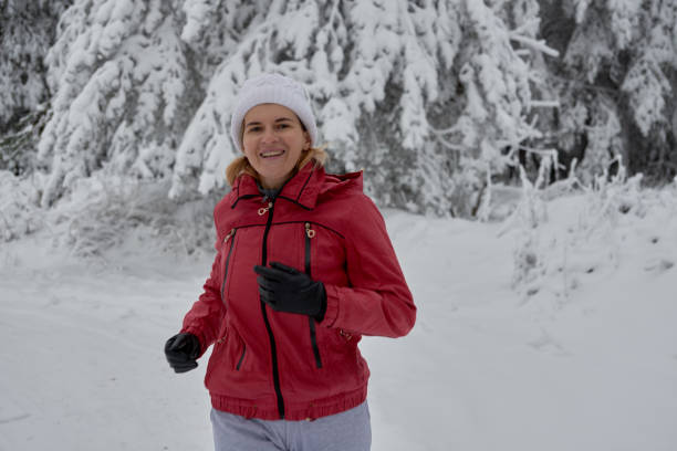 istock winter running in the morning 904852390