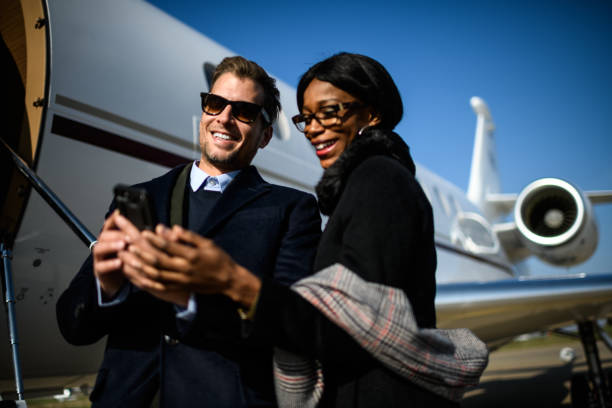 istock Couple at the airport 904857158