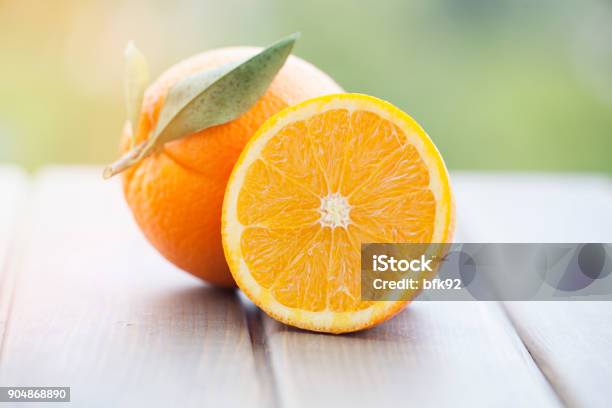 Apelsiner På Trä Bakgrund-foton och fler bilder på Apelsin - Apelsin, Orange, Frukt