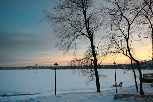 istock Sunset winter evening on a city pond 904891516