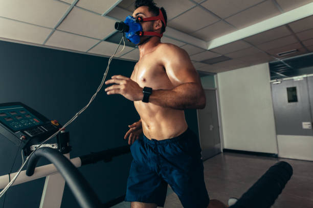 istock Athlete doing a performance test in sports lab 904891656