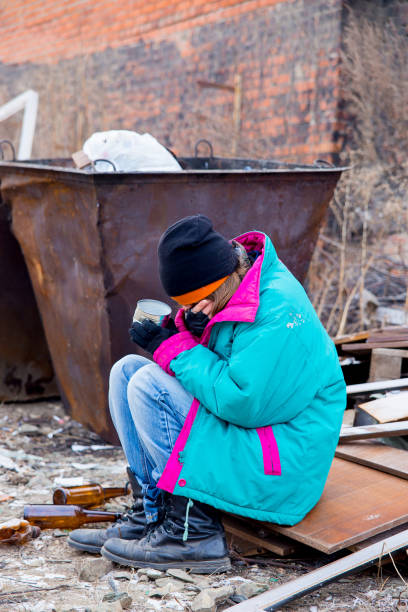 istock Homeless woman bum 904936294