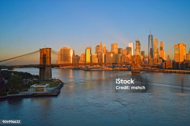 Brooklyn Bridge At Sunrise Stock Photo - Download Image Now - American Culture, Architecture, Bridge - Built Structure