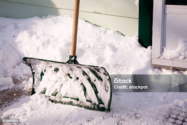 Foto de Pá Para Neve Closeup e mais fotos de stock de Pá para neve - Pá para neve, Verde - Descrição de Cor, Tapetinho