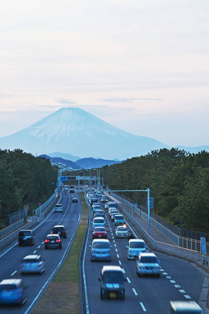 istock Mount Fuji to watch from the overpass 905087952