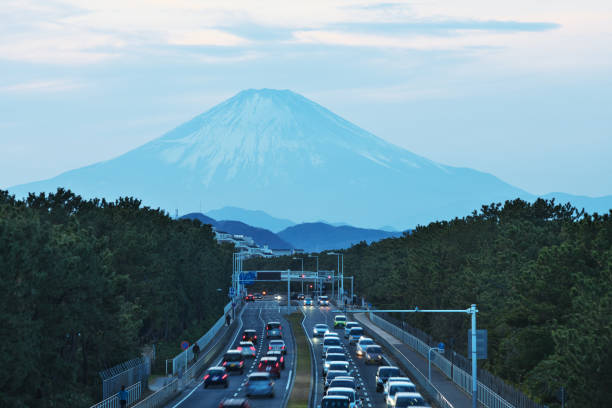 istock Mount Fuji to watch from the overpass 905088040