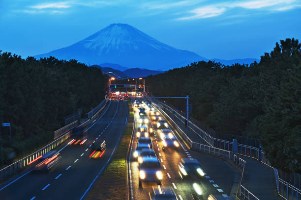 istock Mount Fuji to watch from the overpass 905088174