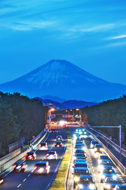 istock Mount Fuji to watch from the overpass 905088232