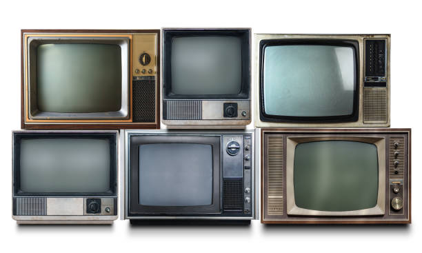 istock Vintage TV isolated on white background 905106306