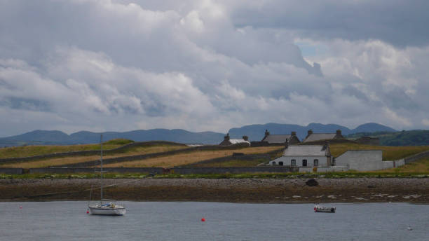 rosses point - overcast republic of ireland cloudscape cloud - fotografias e filmes do acervo