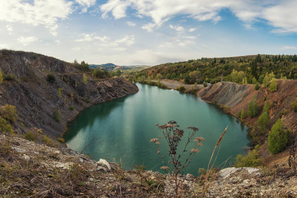 istock Blue lake in Altai 905171220