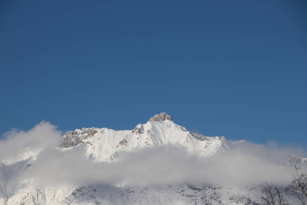 leutascher dreitorspitze, wetterstein 동안에 겨울, 필드, 티 롤, 오스트리아 산 - gehrenspitze 뉴스 사진 이미지