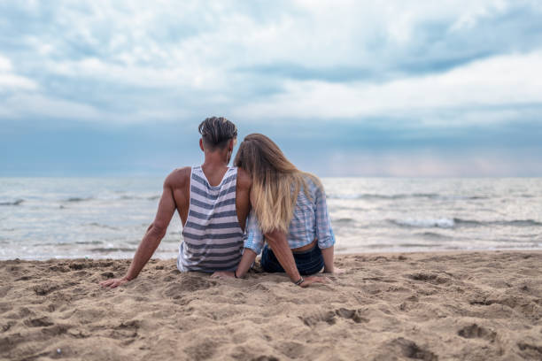 istock Romantic couple at the beach 905229614