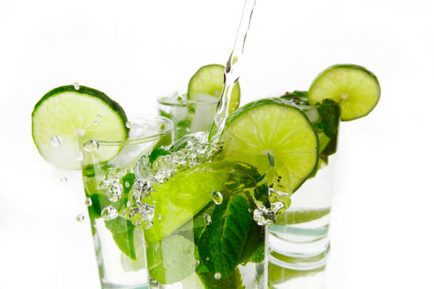 istock Party mojito cocktails 905229968