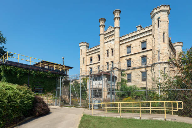 istock Former Joliet Correctional Center 905237616