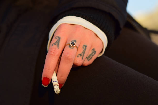 istock Woman smokes 905242366