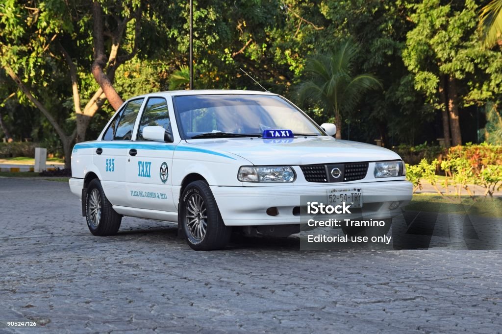  Nissan tsuru en versión taxi Foto de stock