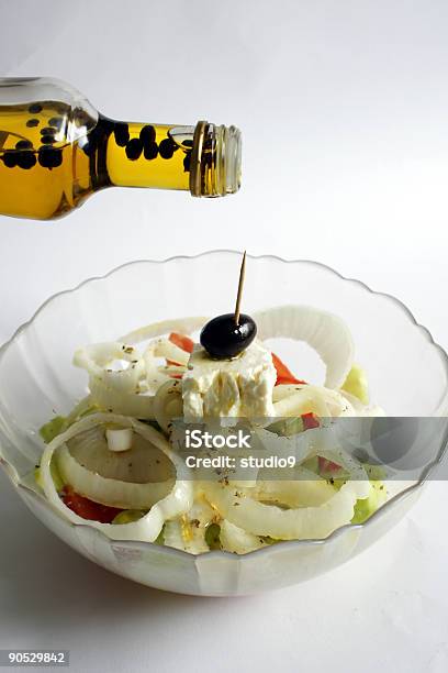 Salada Grega Com Azeite De Oliveira - Fotografias de stock e mais imagens de Alimentação Saudável - Alimentação Saudável, Antioxidante, Azeite