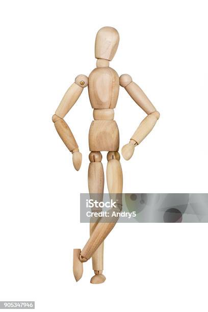 Photo libre de droit de Mannequin En Bois Isolé Sur Fond Blanc banque d'images et plus d'images libres de droit de Mannequin articulé - Mannequin articulé, En bois, Mannequin - Équipement de commerce