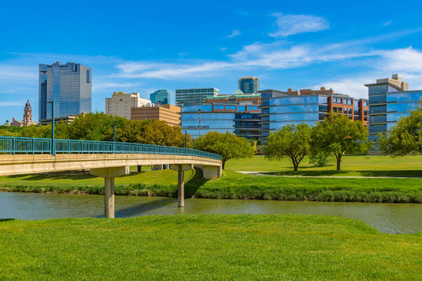 istock Fort Worth skyline cityscape with spring foliage,TX 905355112