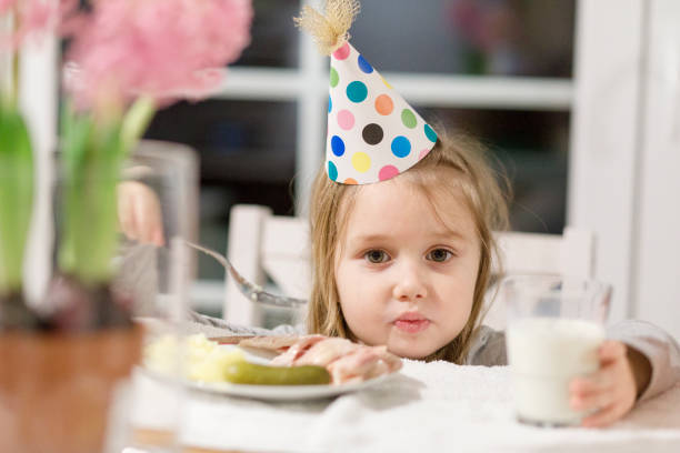 istock A girl on the table 905472290