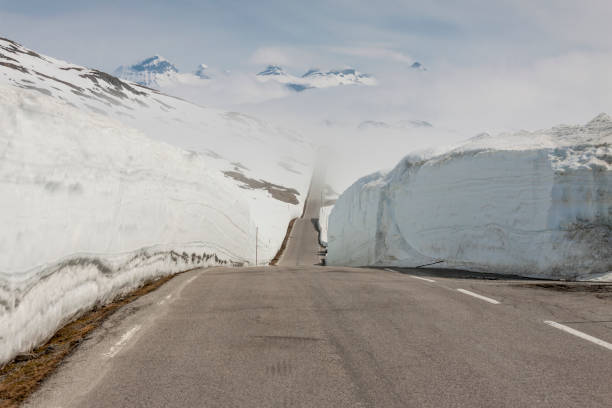 istock Road to highest pass in Norway. 905480120