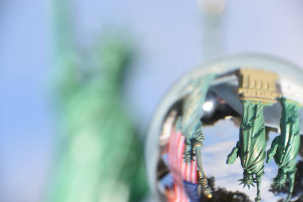 istock Crystal ball, Statue of Liberty 905530916