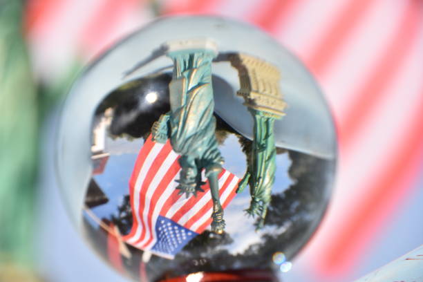 istock Crystal ball, Statue of Liberty 905530962