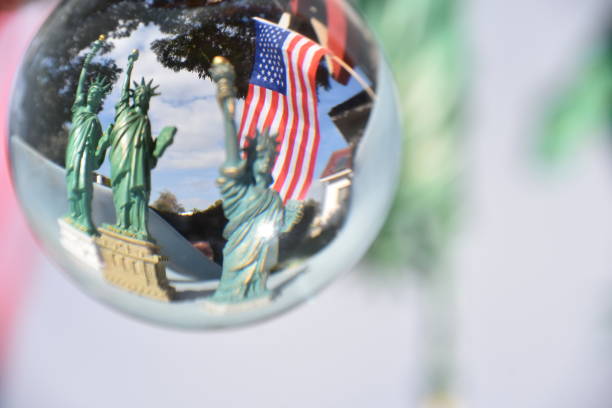 istock Crystal ball, Statue of Liberty 905531558