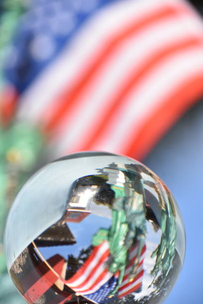 istock Crystal ball, Statue of Liberty 905534024