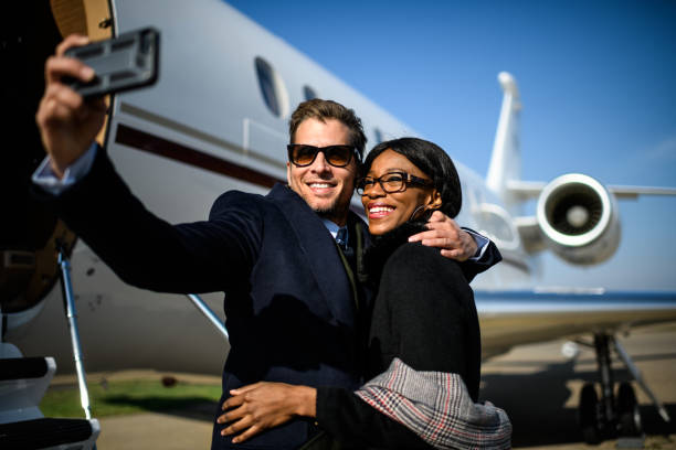 istock Couple at the airport 905534356