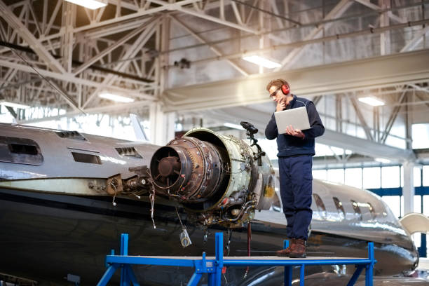 istock Aircraft mechanic in the hangar 905534636